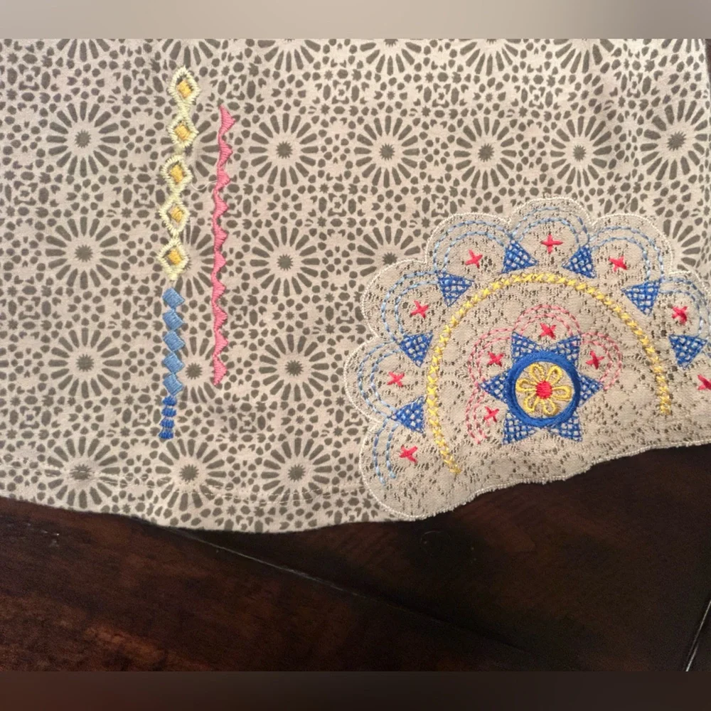 NWOT Sundance Sunny Disposition Embroidered Top Size M - Picture 3 of 9